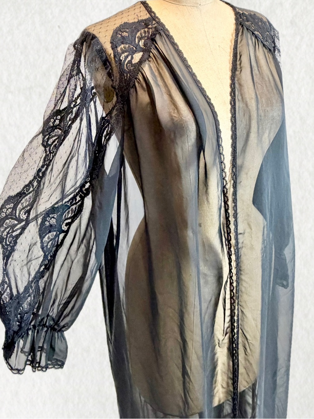 VINTAGE Sugar Plum chiffon lace Peignoir maxi long dressing gown lingerie robe